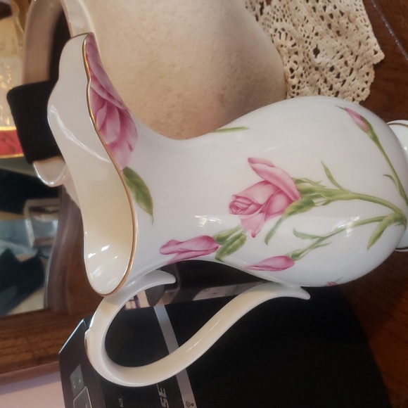 Franklin Mint Other - Givenchy Rose Pitcher 1986